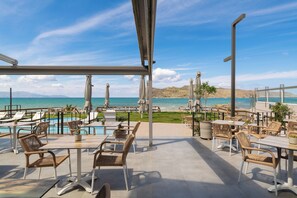 Spécialités Cuisine grecque, vue sur la plage