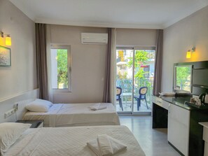 Superior Twin Room | Minibar, free WiFi, bed sheets - Habesos Hotel (Kas)