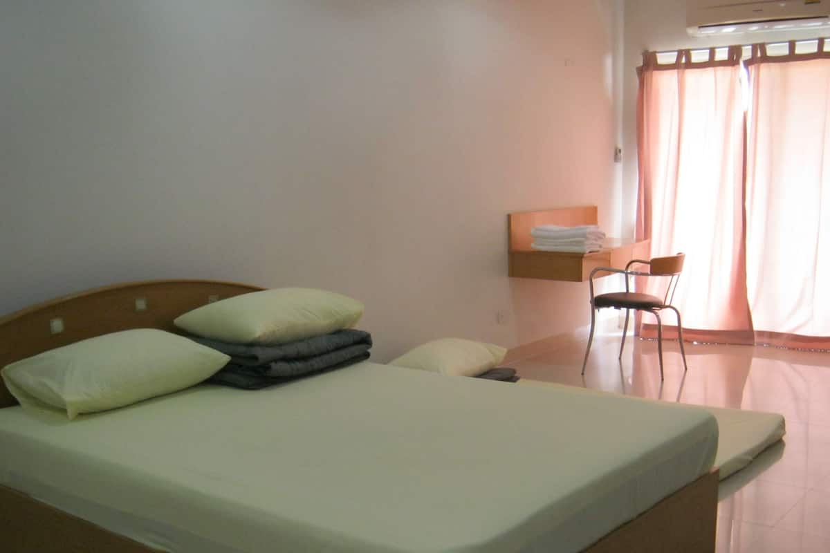 Standard Room | Desk, rollaway beds, free WiFi