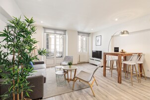 Design Apartment, 1 Bedroom | Dining room