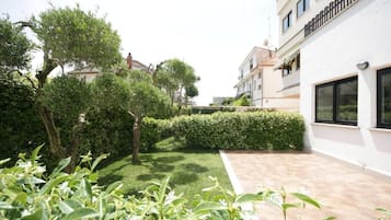 Appartamento (with garden) | Lanai