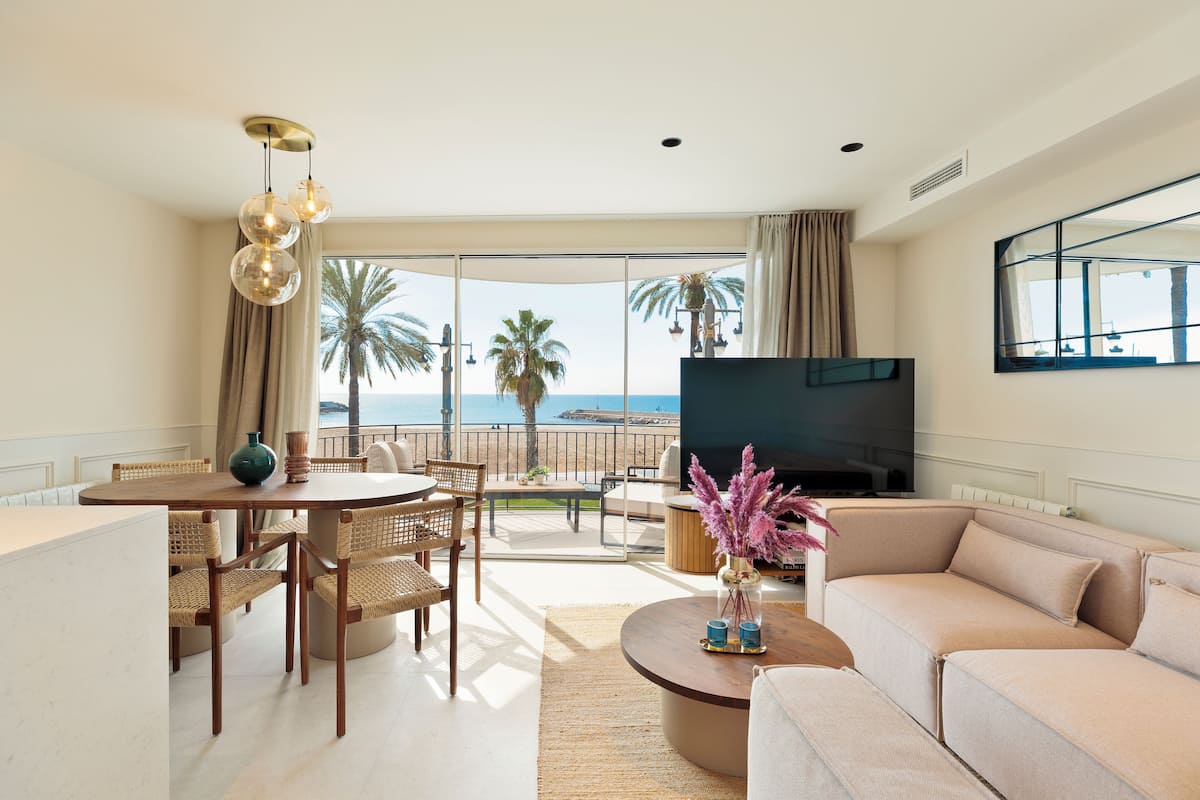 Luxury Apartment, 4 Bedrooms, Sea View, Beachfront (Paseo de la Ribera 44) | Living area | 43-inch Smart TV with satellite channels