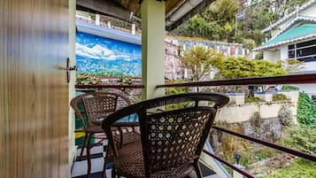 1 bedroom, in-room safe, iron/ironing board, rollaway beds