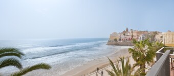 Sitges Group Beach Dreams
