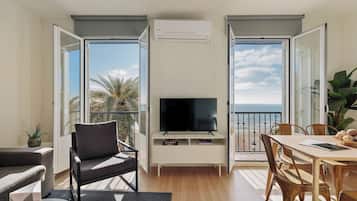 Premium Apartment, 3 Bedrooms, Sea View (Port alegre, 57) | Living area