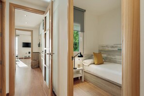 Premium Apartment, 3 Bedrooms, Sea View (Port alegre, 57) | Down comforters, in-room safe, iron/ironing board