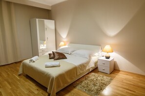 Superior Studio, City View