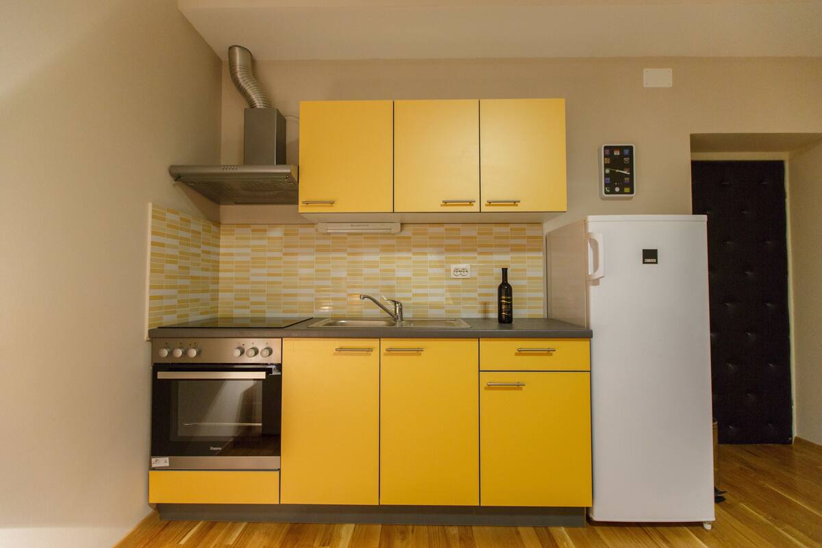 Superior Studio, City View | Private kitchen | Coffee/tea maker