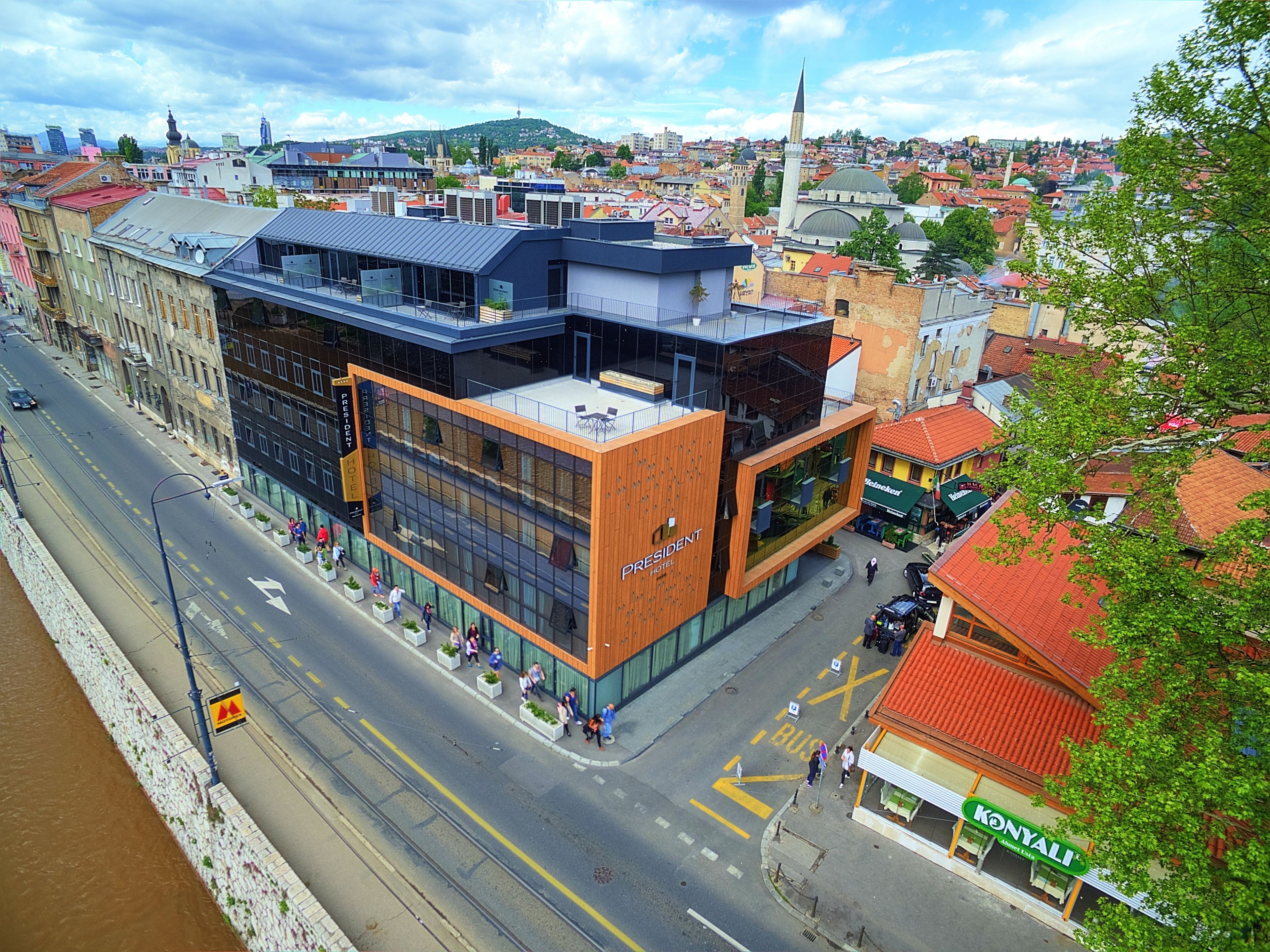 المنشأة من الخارج