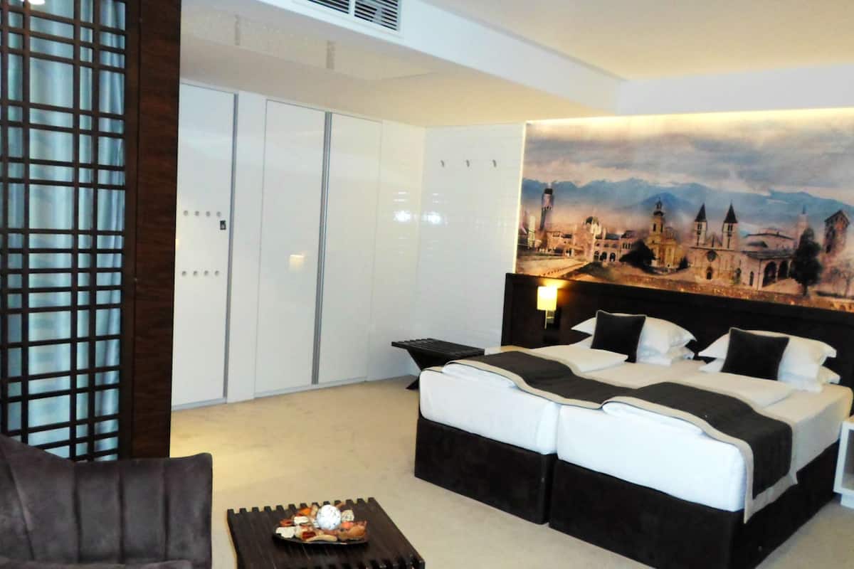 1 habitación, minibar, caja de seguridad en la habitación y escritorio