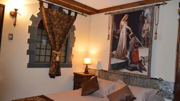 In-room safe, free WiFi, bed sheets