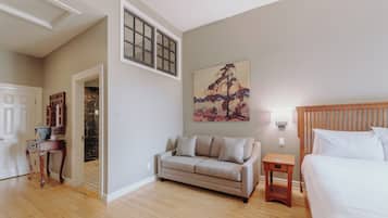 Muebles diferentes, tabla de planchar con plancha y wifi gratis