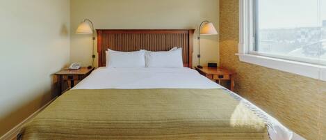 Signature Room, 1 King Bed | Bathroom | Designer toiletries, hair dryer, towels