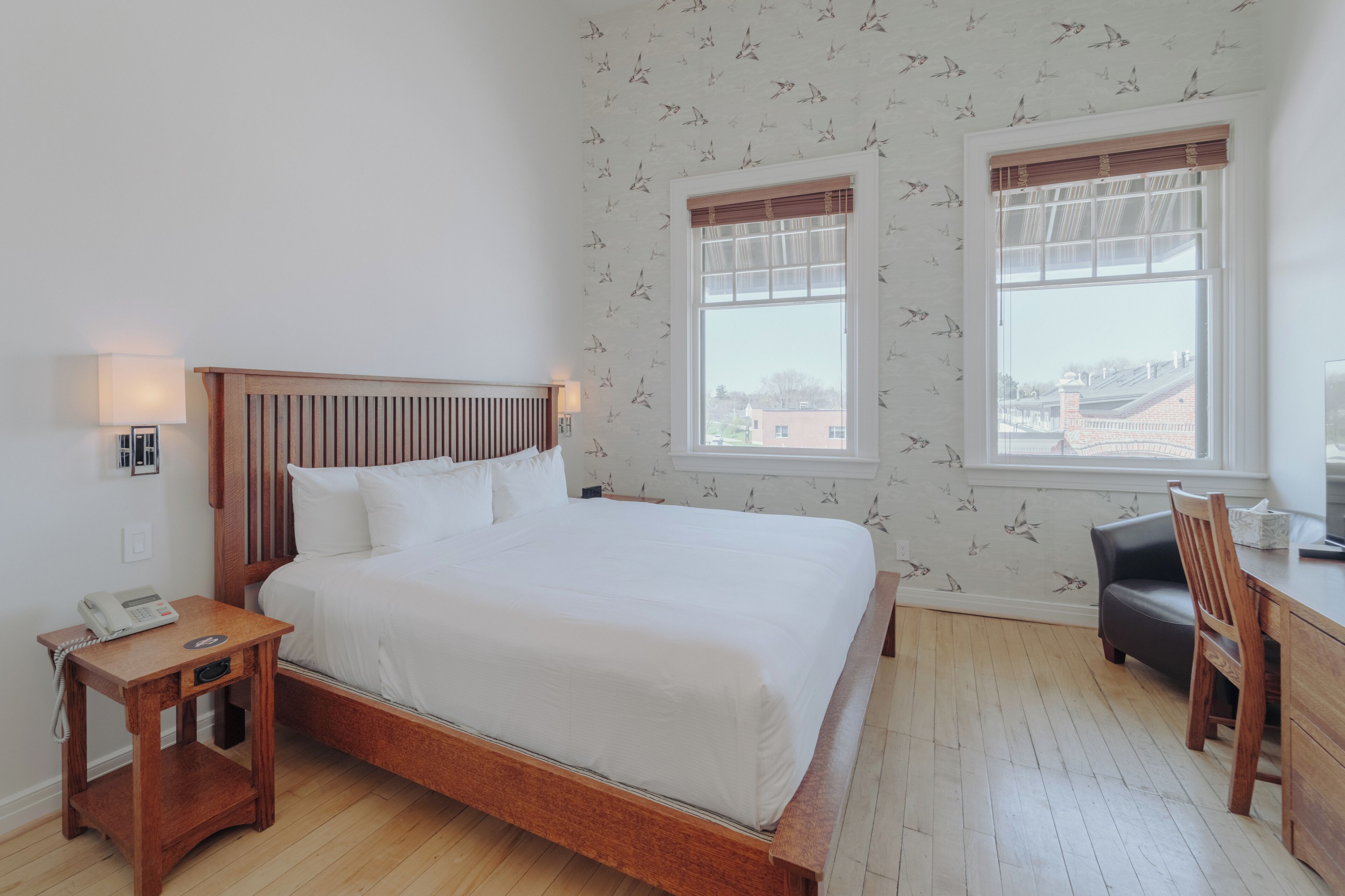 Signature Room, 1 King Bed | Individually furnished, iron/ironing board, free WiFi, bed sheets