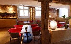 Lobby lounge - Pavillon REGENT PETITE France By Stay Collection (Strasbourg)