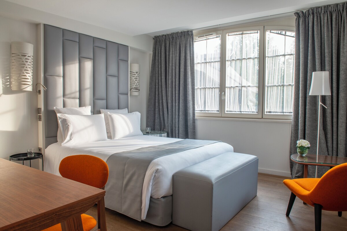 Privilege Room | Premium bedding, minibar, in-room safe, desk