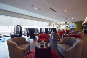Lobby-lounge