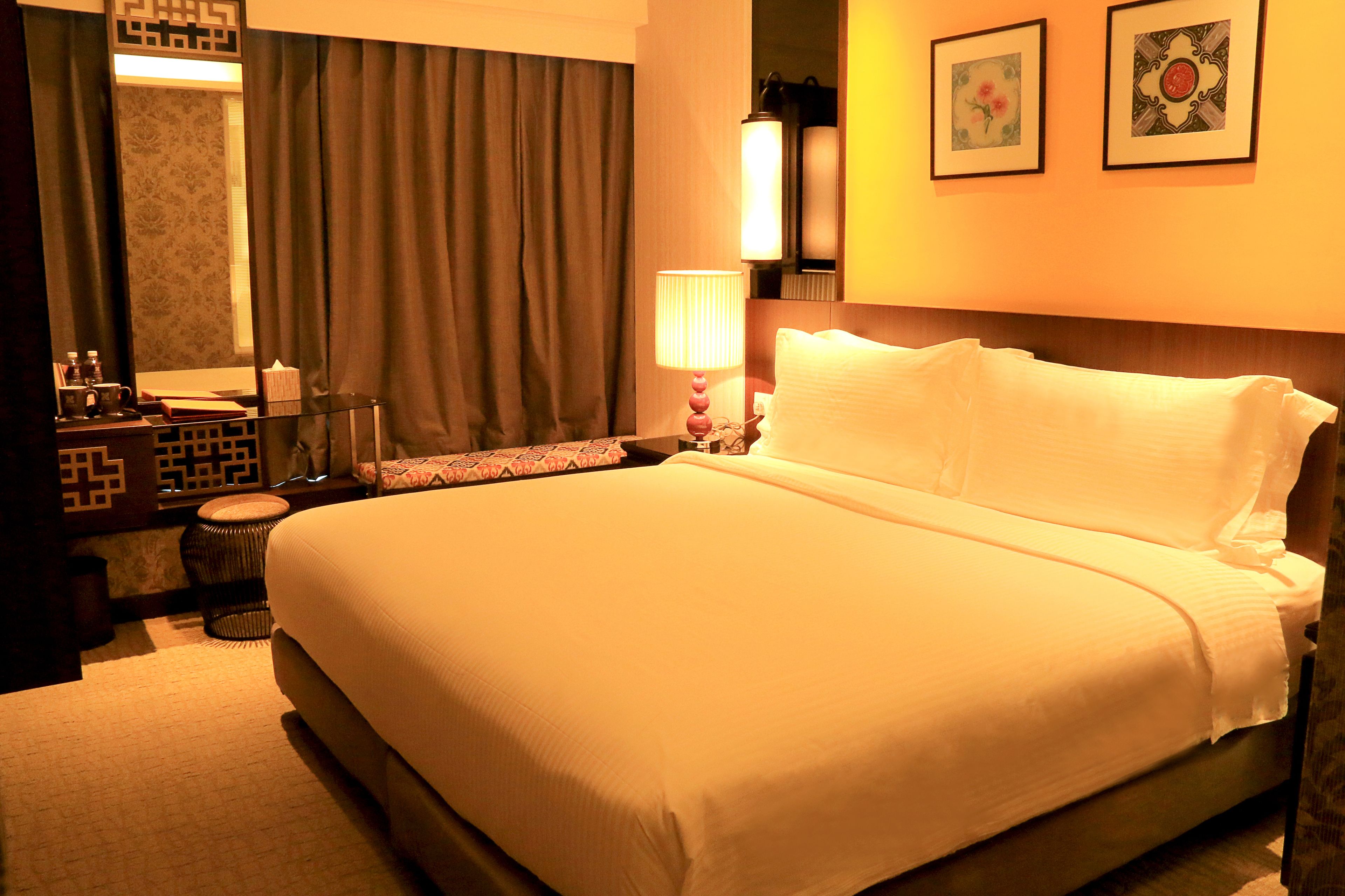 deluxe suite, 2 bedrooms, city view (estadia deluxe suite) | down duvets, minibar, in-room safe, desk