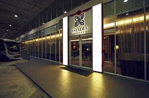 住宿正面 - 傍晚/夜晚