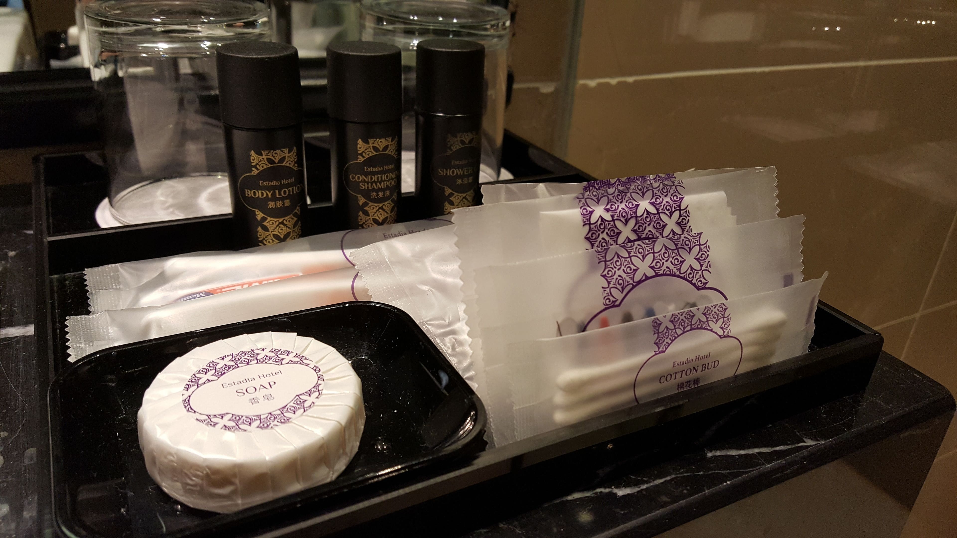 shower, rainfall showerhead, free toiletries, hair dryer