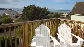 JD Grand King + View | Terrace/patio