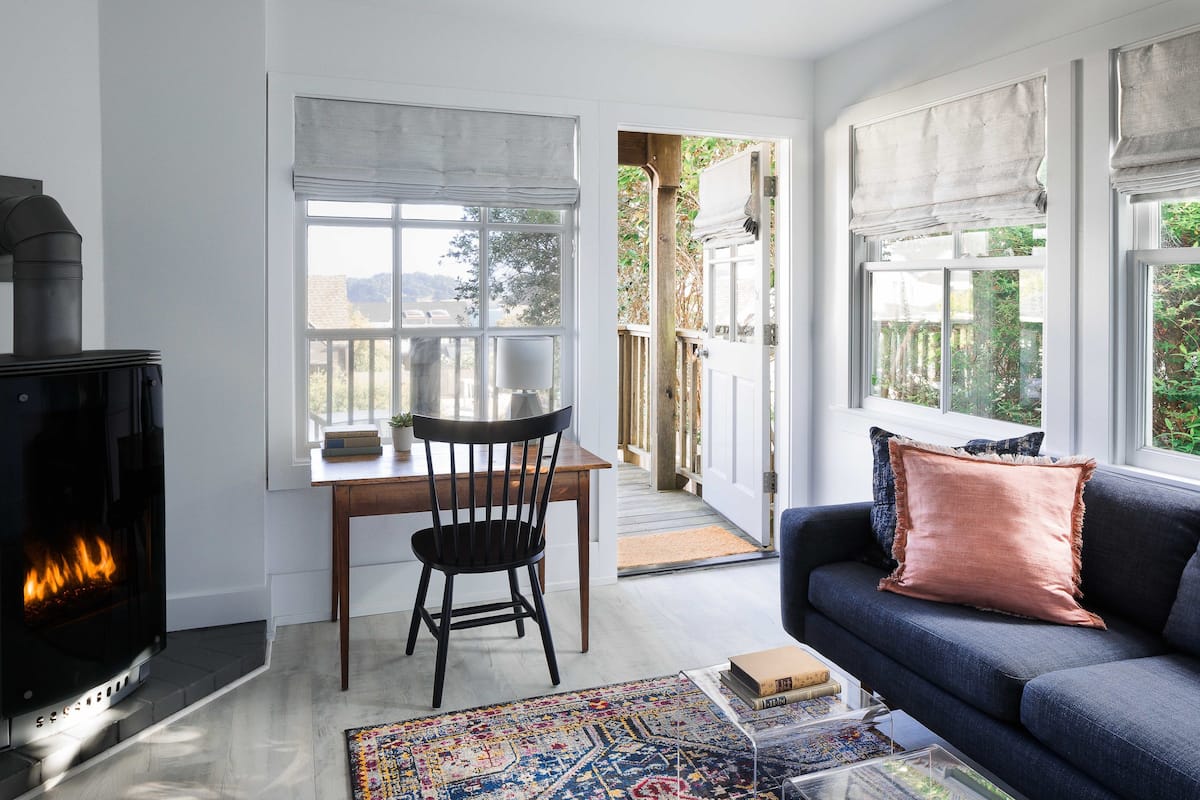 Queen Suite + View at JD House | Iron/ironing board, free WiFi, bed sheets