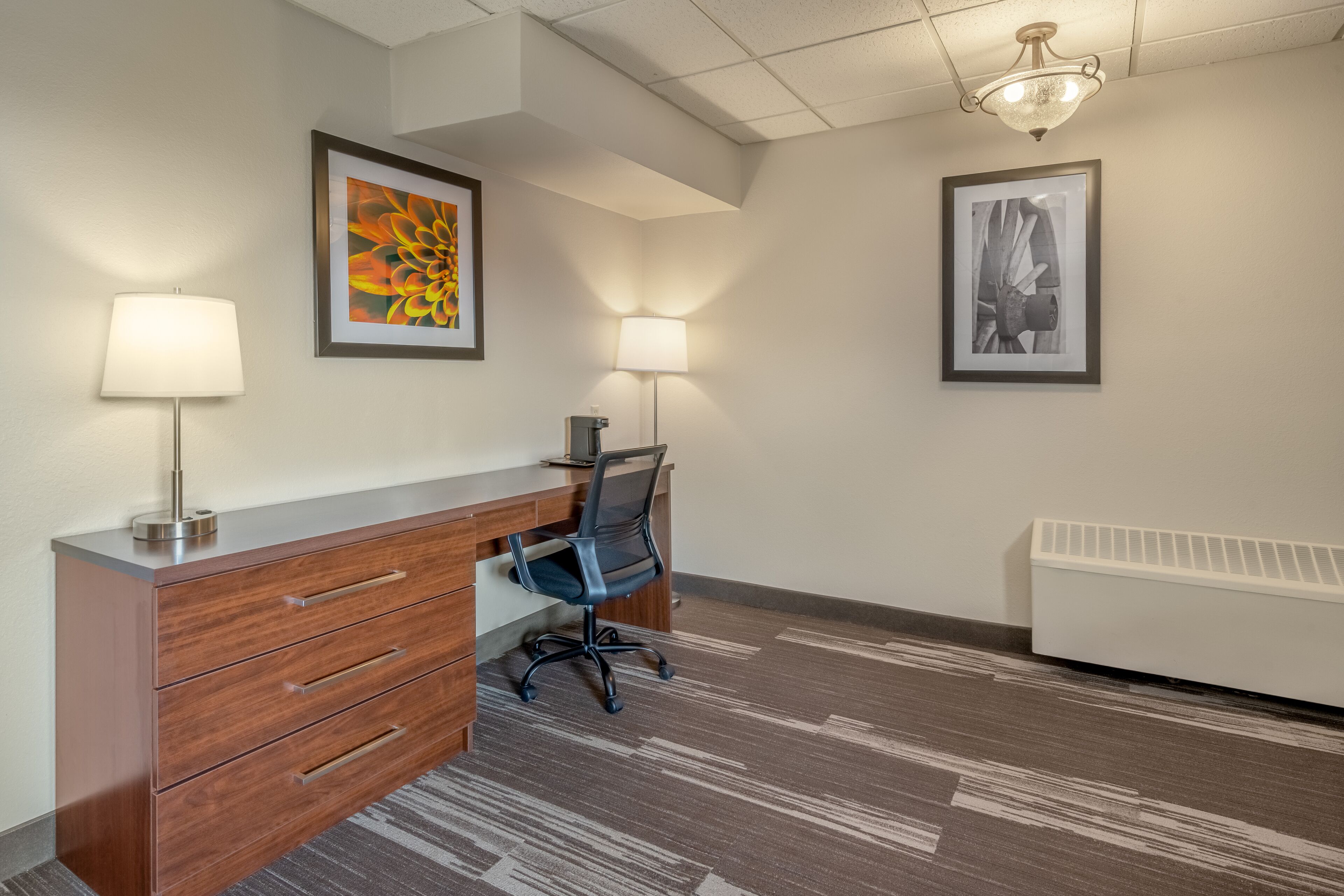 1 bedroom, in-room safe, desk, iron/ironing board