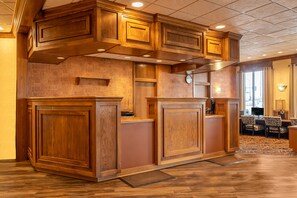 Lobby - El Rancho Hotel (Williston)