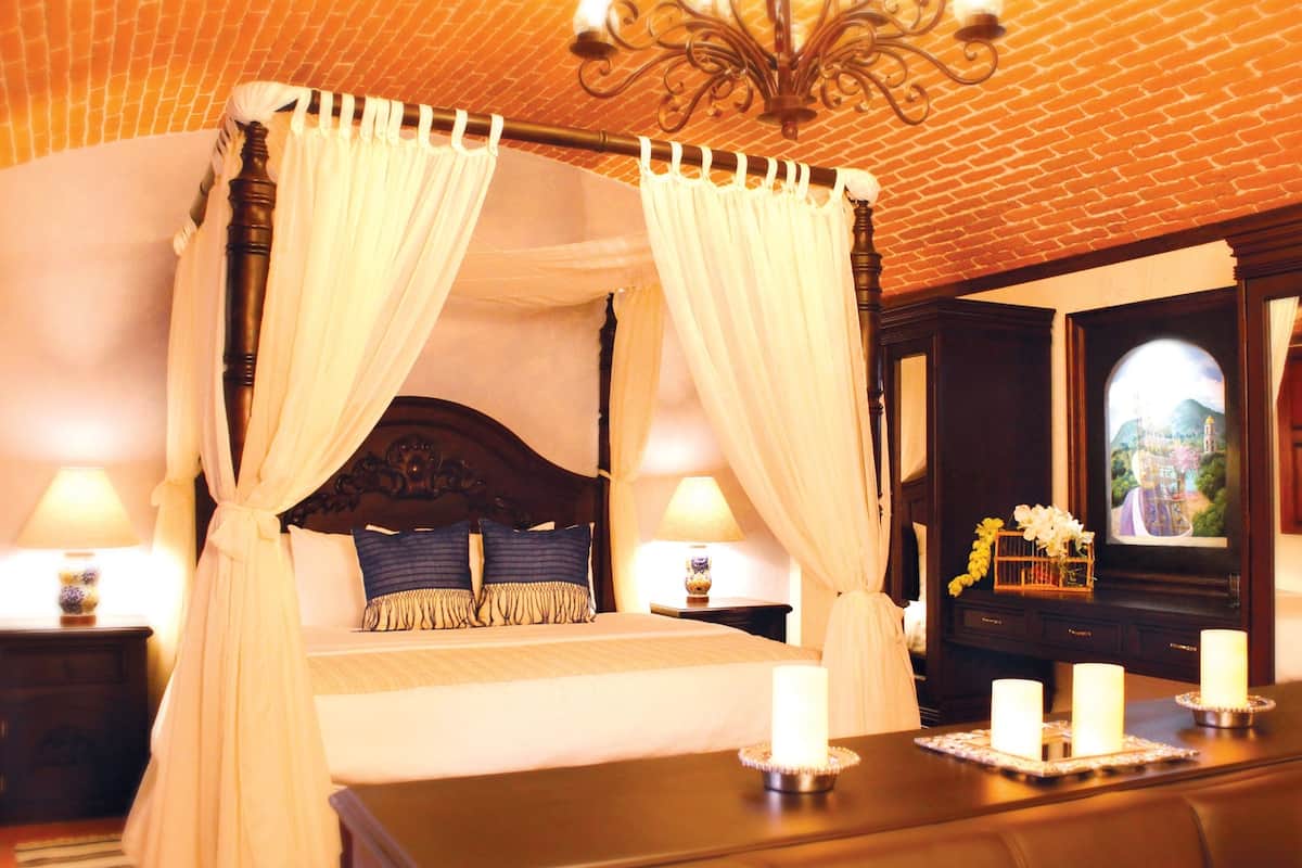 junior suite | premium bedding, down duvets, pillow-top beds, in-room safe