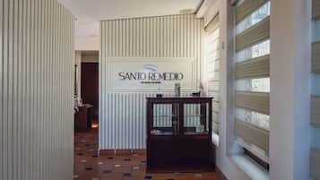 Couples treatment rooms, body treatments, aromatherapy
