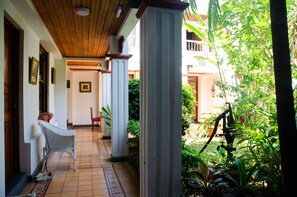 Terrace/patio - Hotel La Rosa del Paseo (San Jose)