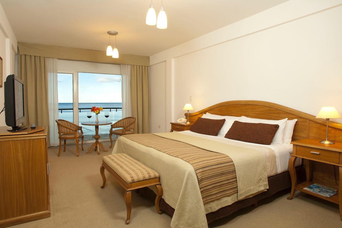 Suite Senior Ocean View | Minibar, coffre-fort pour ordinateur portable, bureau