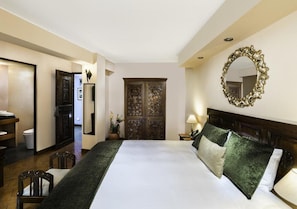 Suite, City View (Colonial) | Premium bedding, minibar, in-room safe, desk - Katari Hotel At Plaza de Armas (Arequipa)