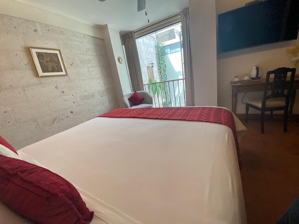 superior room | premium bedding, minibar, in-room safe, desk