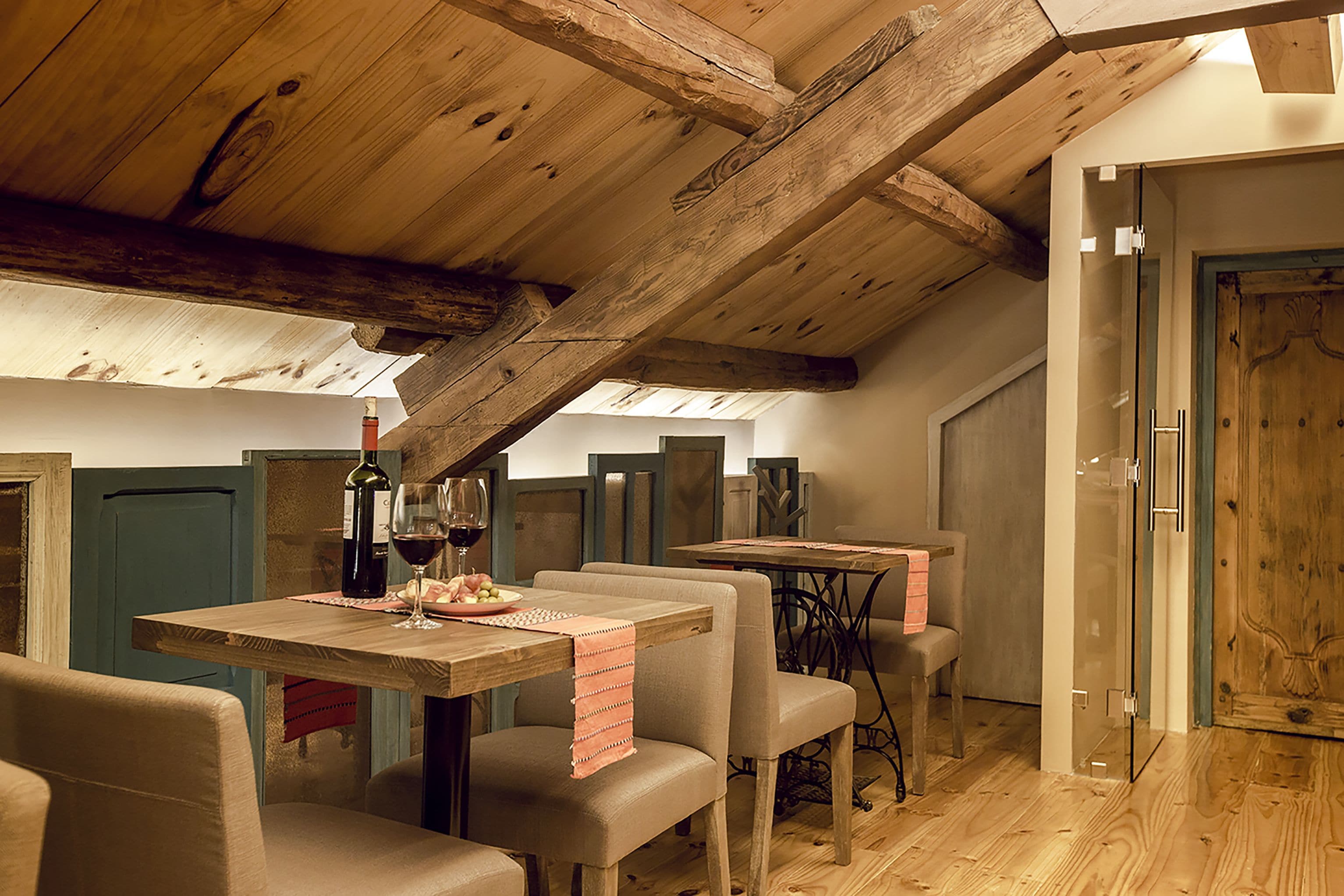 Se sirven desayunos, comidas y cocina mexicana con vista al jardín