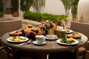 Breakfast, lunch, dinner served; Mexican cuisine, garden views 