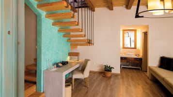 Kool Luxury Suite Room | Ropa de cama de alta calidad y caja de seguridad en la habitación