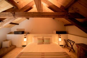 Lekil Luxury Suite Room | Ropa de cama de alta calidad, caja fuerte, sistema de insonorización