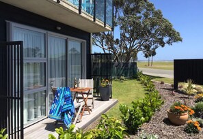 Premium Studio, 1 King Bed, Patio, Partial Sea View