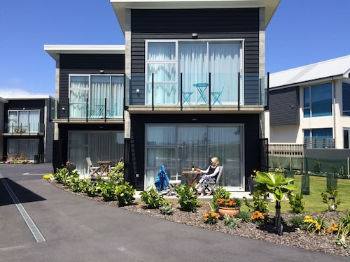 Carters By The Sea Westport