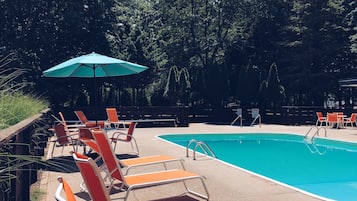 Außenpool (je nach Saison geöffnet), Cabañas (kostenlos), Sonnenschirme
