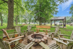 Gazebo - Starlite Resort (Saugatuck)