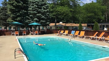 Seasonal outdoor pool, open 10:00 AM to 10:00 PM, free pool cabanas