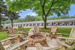 Gazebo - Starlite Resort (Saugatuck)