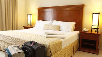 Habitación individual estándar | Caja de seguridad en la habitación, muebles diferentes y escritorio