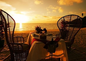 Breakfast, lunch, dinner served; local cuisine