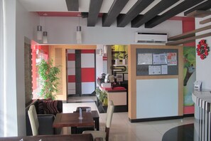 Lobby - The Metropolis Suites Davao (Davao)