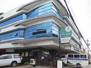 Front of property - The Metropolis Suites Davao (Davao)