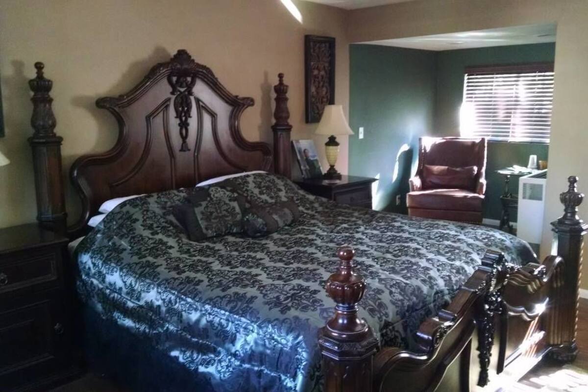 Kabin, 1 Tempat Tidur King | Setrika/meja setrika, Wi-Fi gratis, dan seprai linen