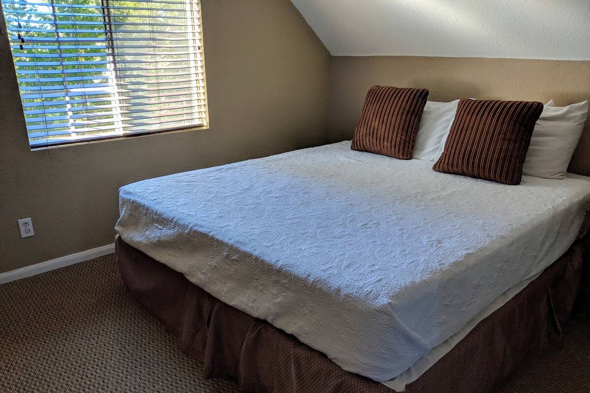 Kabin, 2 kamar tidur, dapur | Setrika/meja setrika, Wi-Fi gratis, dan seprai linen